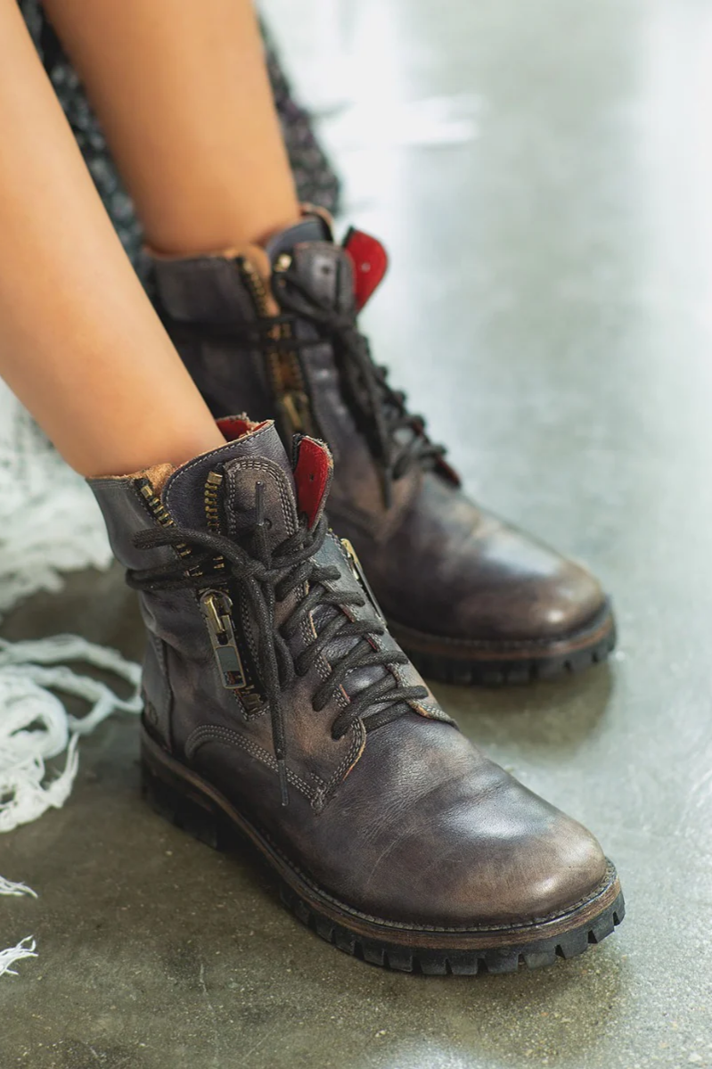 Tactic Trek Booties in Black Driftwood | Bed|Stü