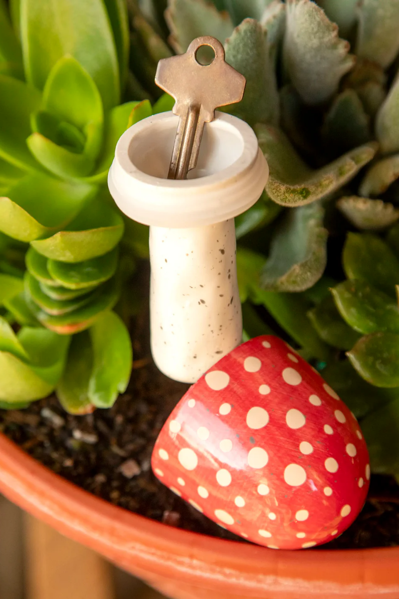 Hide-A-Key Mushroom Stake | Natural Life