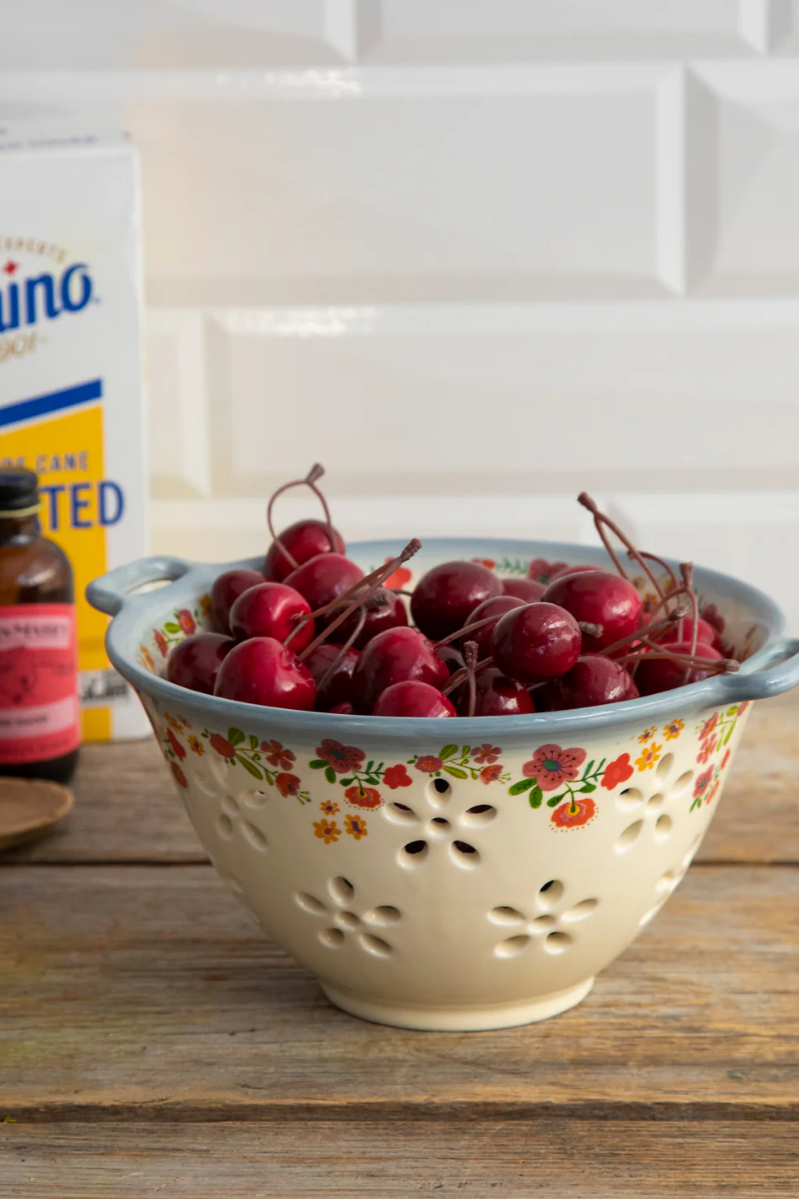 Ceramic Berry Colander | Natural Life | Cream Floral