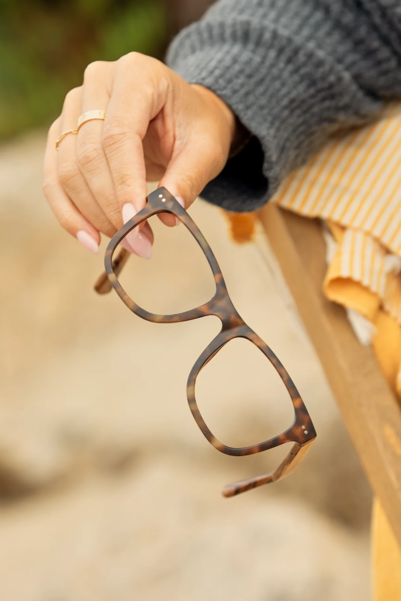 Eco-Sustainable Blue Light Readers | Alden | Matte Walnut Tort/Zebra Wood/Blue Light