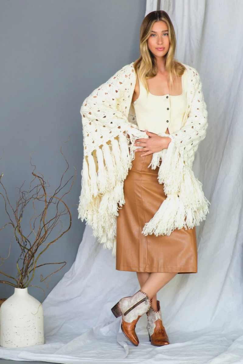 Baila II in Tan Rustic Nectar Lux | Bed|Stü