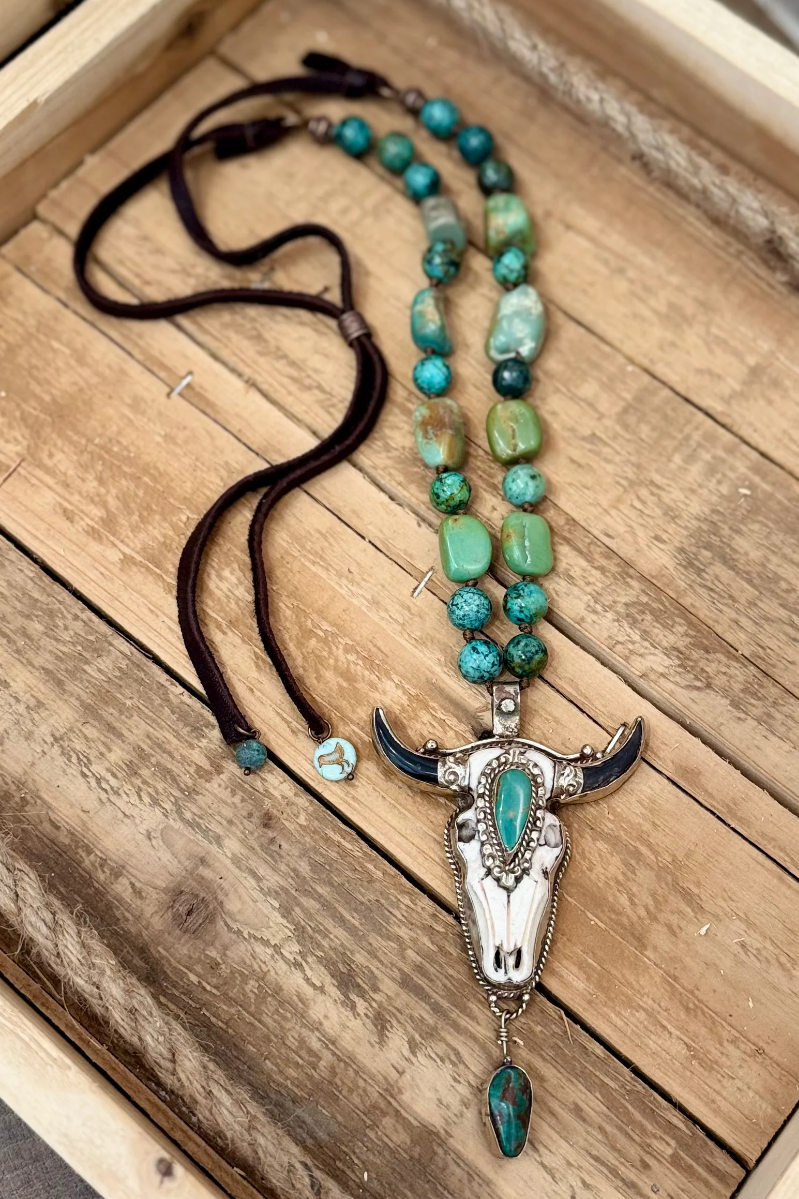 Turquoise Longhorn Heirloom Pendant Necklace | Silver - Turquoise- White Turquoise - Leather | Beaded Stones