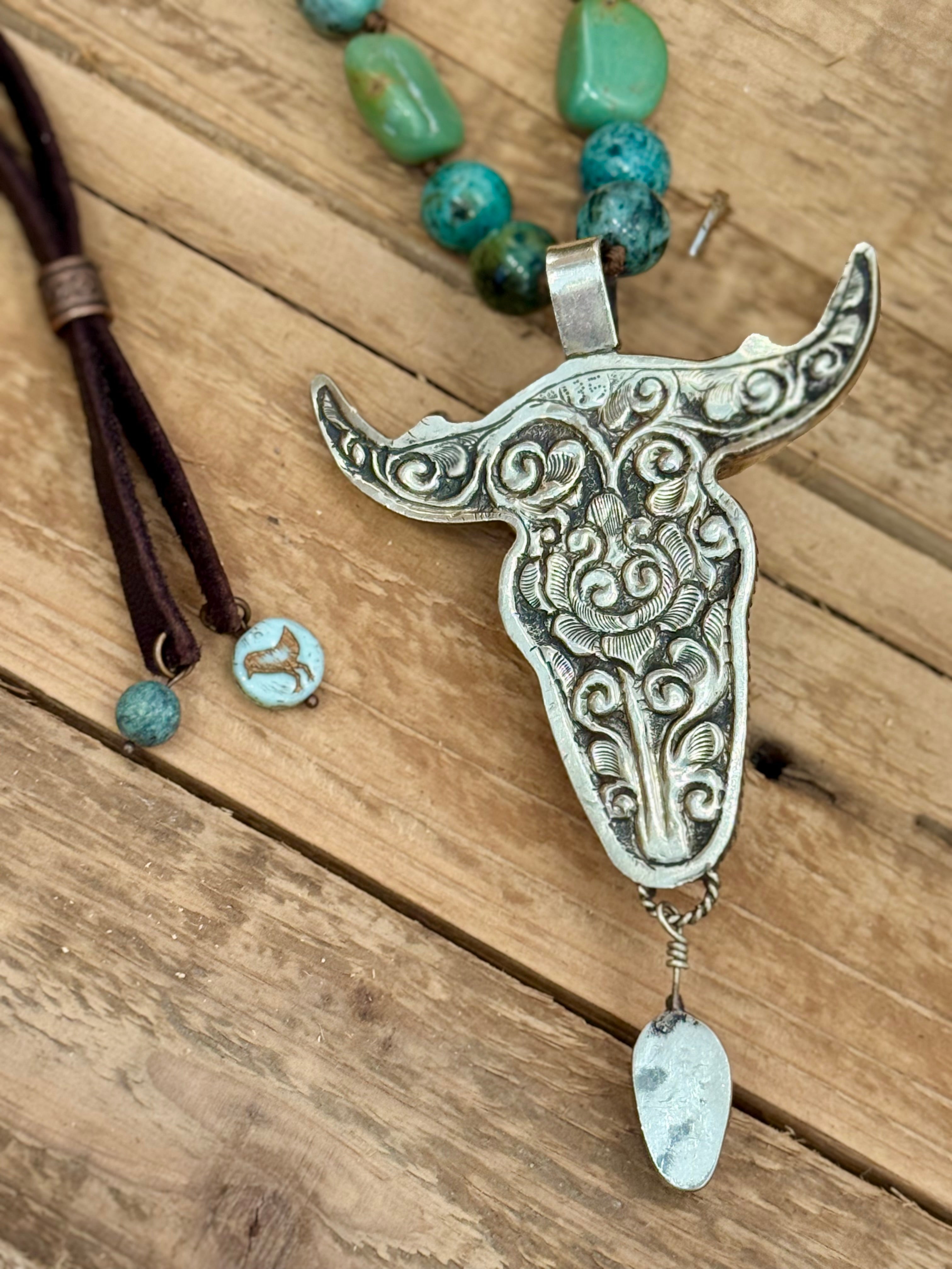 Turquoise Longhorn Heirloom Pendant Necklace | Silver - Turquoise- White Turquoise - Leather | Beaded Stones