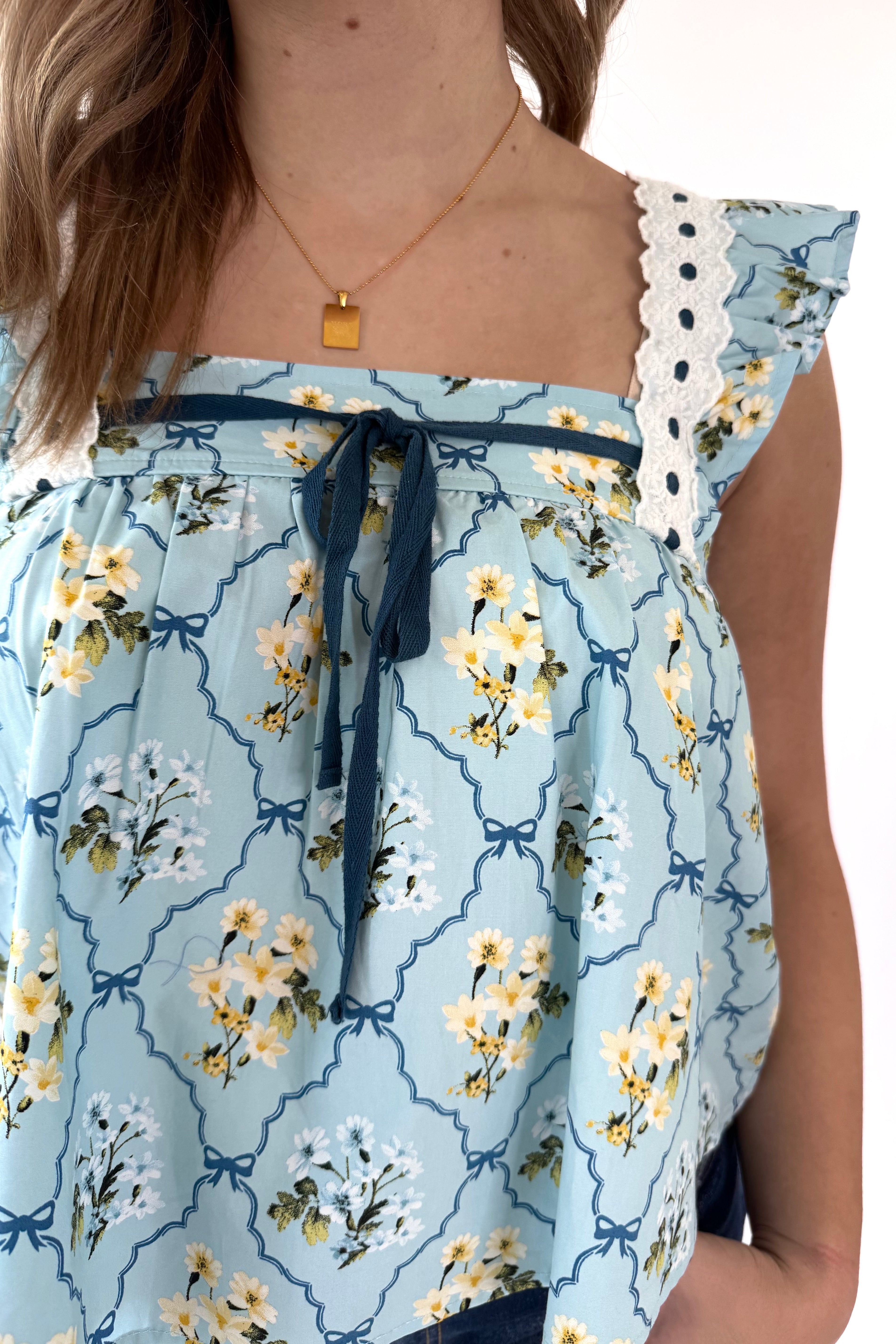 Floral Lace Trim Ruffled Top