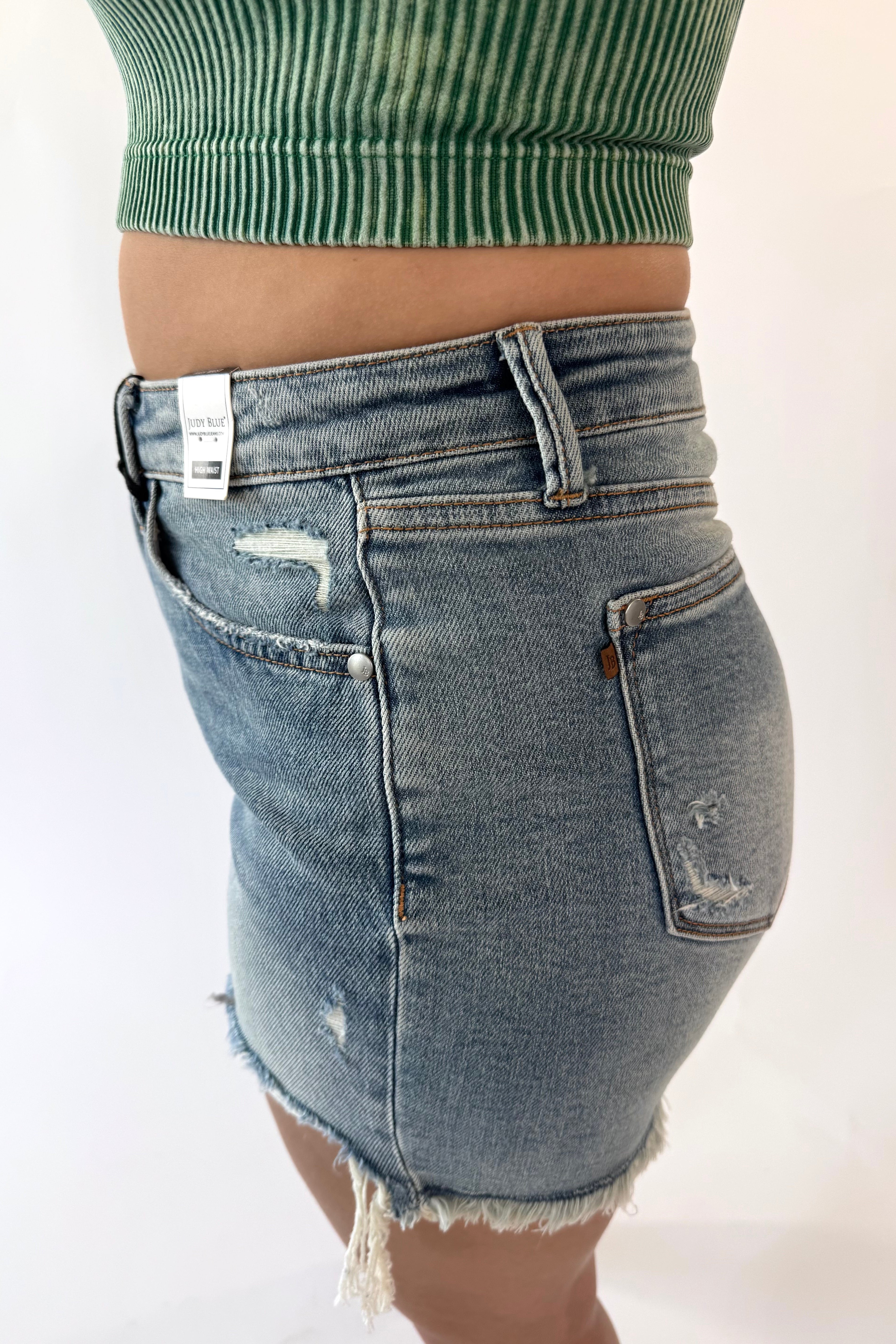 JUDY BLUE Rigid Magic Destroy Cut Off Shorts