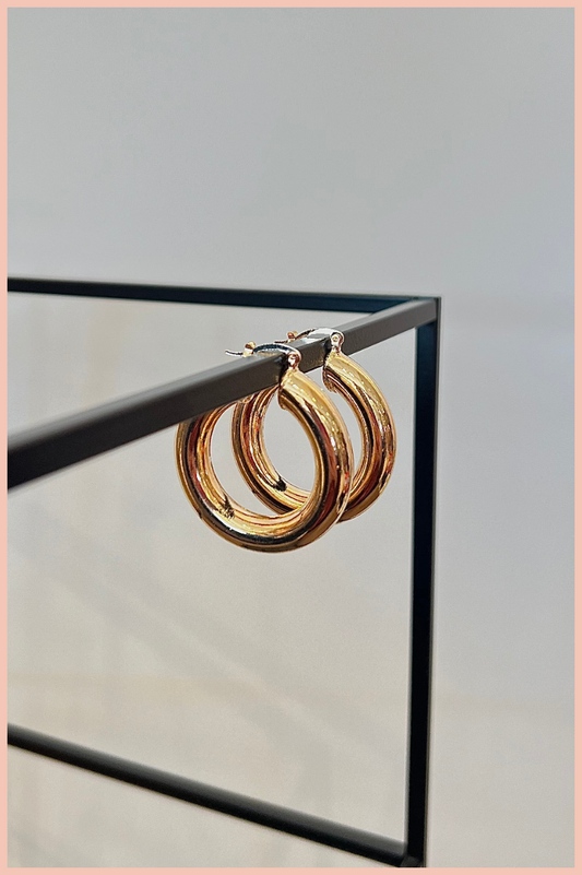 THICK HOOP HUGGIE EARRINGS | GOLD