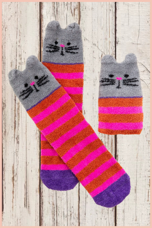 Snuggly Cat Socks | NATURAL LIFE