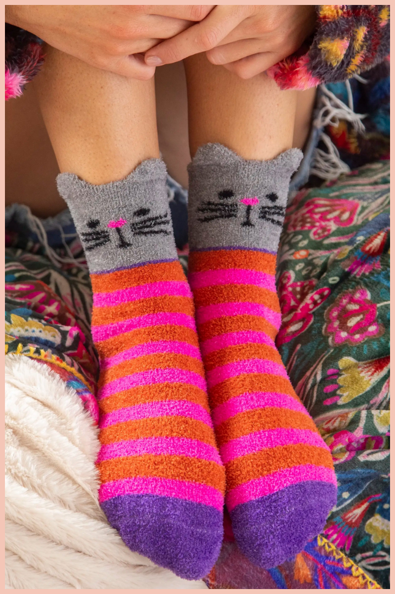 Snuggly Cat Socks | NATURAL LIFE