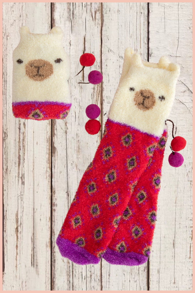 Snuggly Llama Socks | NATURAL LIFE